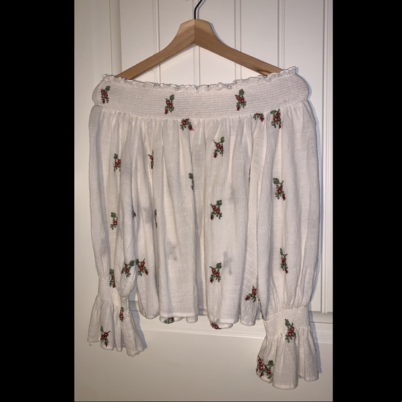 American Eagle Outfitters Tops - Off the shoulder.